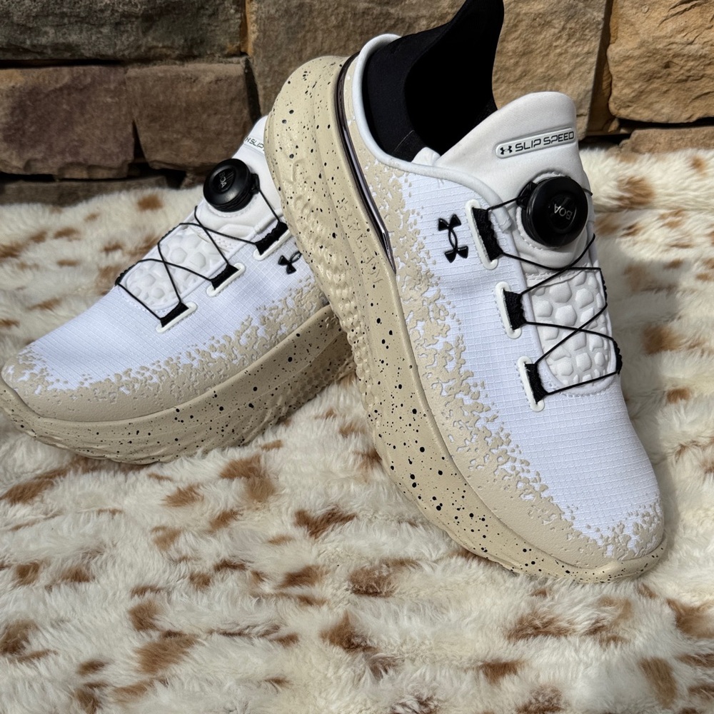 Under Armour SlipSpeed Flow “White Sandstorm”  NWOB